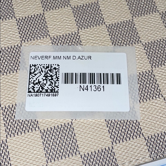 Louis Vuitton Purse - Picture 9 of 12